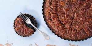 Caramel pecan pie