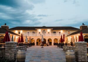 Photo of the patio at Crosskeys Vineyards