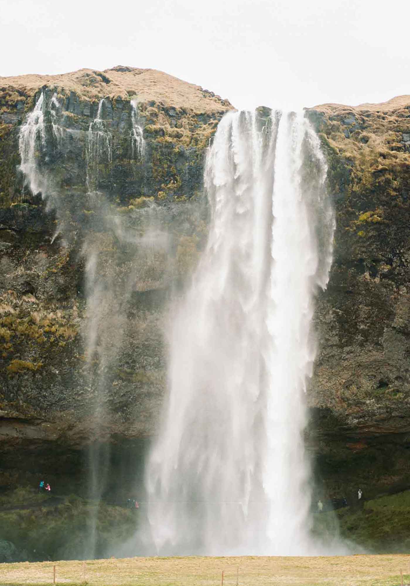 Beautiful waterfalls in Iceland invite travelers to admire their majesty.