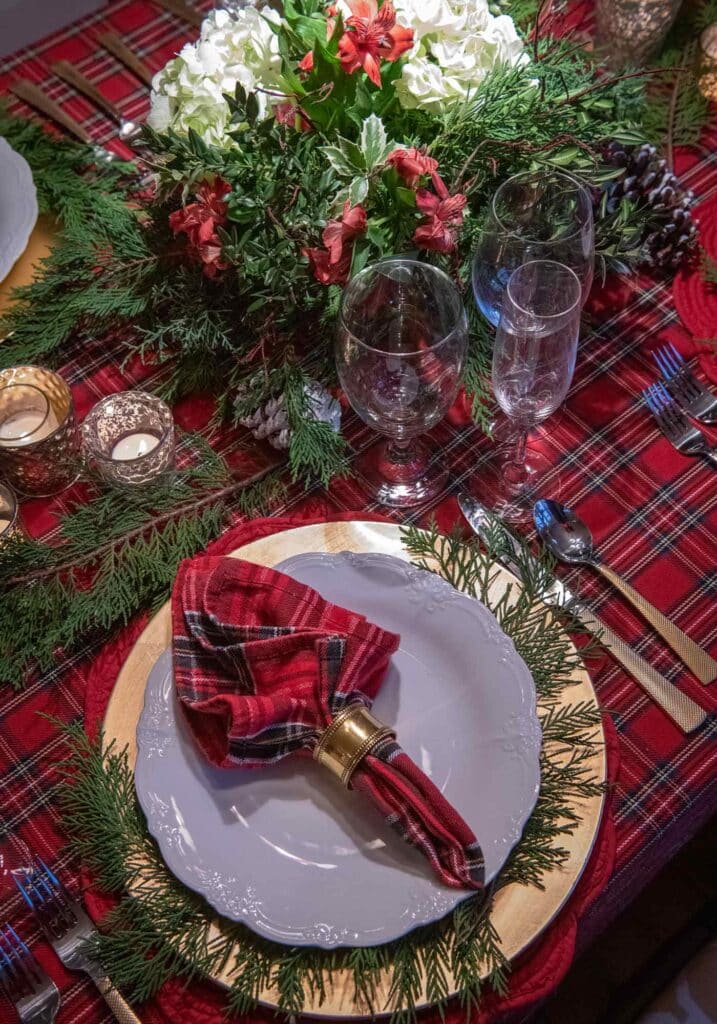 Holiday Dinner Table Florals