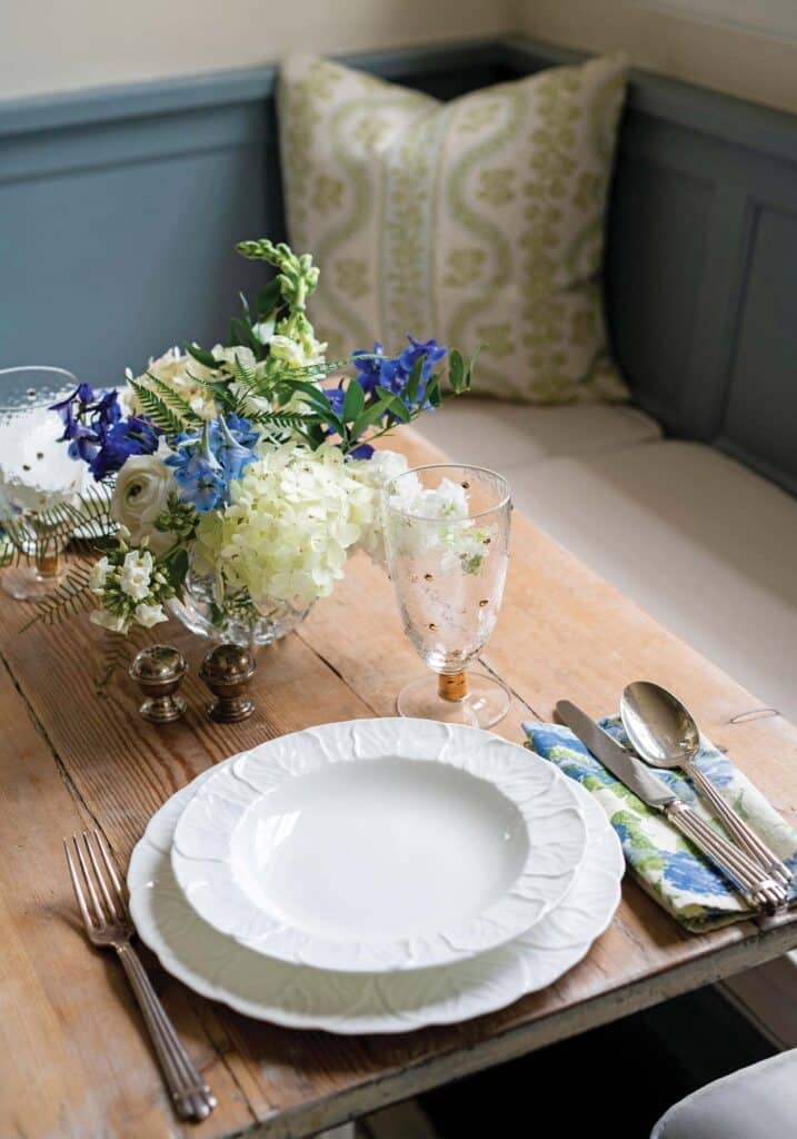 upper bundoran interior place setting