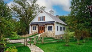 Exterior shot of a modern barn home/outbuilding by King Construction